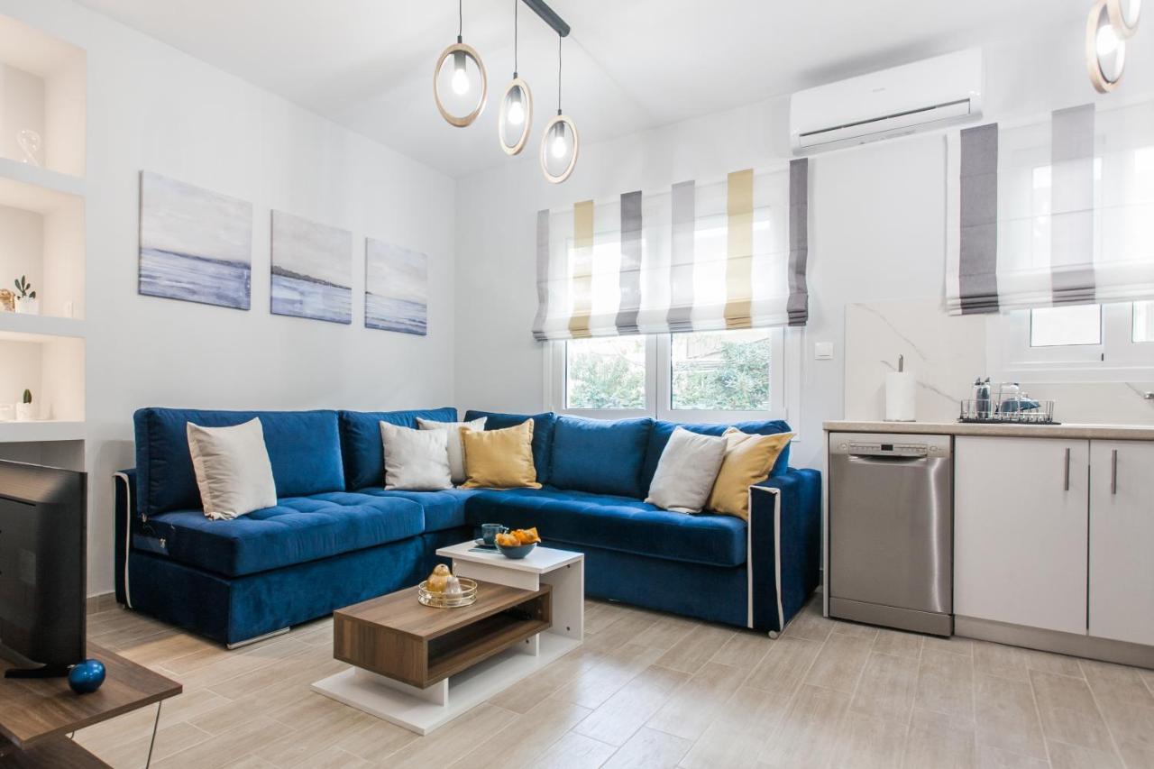 Luxury Seaside Apartment Next To Starbucks Opossite The Beach Park Of Flisvos Athena Bagian luar foto